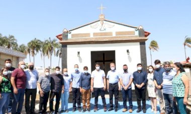 RESTAURADA PELA PREFEITURA, CAPELA DO CEMITÉRIO MUNICIPAL É ENTREGUE À POPULAÇÃO
