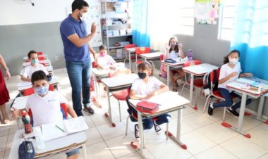 MARDEN JÚNIOR E O PROFESSOR SÉRGIO SANCHES ACOMPANHARAM RETORNO PRESENCIAL ÀS ESCOLAS DE TRINDADE NESTA SEGUNDA-FEIRA, 4