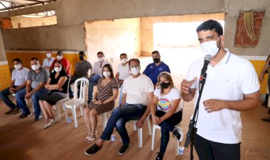 MARDEN JÚNIOR ASSINA ORDEM DE SERVIÇO PARA RETOMADA DAS OBRAS DO CMEI NA DIVISA DOS SETORES MAYSA II e III, REGIÃO LESTE DE TRINDADE