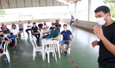 MARDEN JÚNIOR PARTICIPA DE ABERTURA DA PRIMEIRA ESCOLA DE FORMAÇÃO EM ESPORTE E MOVIMENTO, NA MODALIDADE FUTSAL, EM TRINDADE