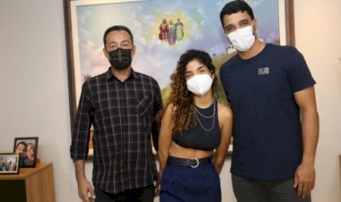 MARDEN JÚNIOR E WARLEY LOPES PEDEM VOTOS PARA IRMÃOS CREDO, CLASSIFICADOS ENTRE OS 10 MELHORES DO BRASIL EM “CONCURSO ARTE NA RUA”