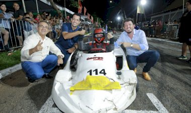 Glaustin entrega ônibus e participa da Fórmula 200 no Vale do Araguaia