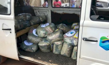 GABRIELA ALVES PROMOVE ENTREGA DE CESTAS PARA MORADORES DA REGIÃO DO CRAS MARCELO BARBOSA