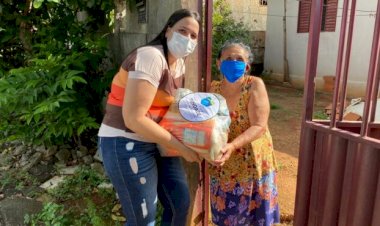 GABRIELA ALVES ENTREGA CESTAS DE ALIMENTOS A FAMÍLIAS DA VILA PERPÉTUO SOCORRO