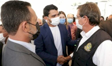 PREFEITO MARDEN JÚNIOR PARTICIPAL DE EVENTO COM GOVERNADOR DE GOIÁS, RONALDO CAIADO E COM MINISTRO DO TURISMO, GILSON MACHADO NETO EM BUSCA DE APOIO PARA TURISMO DE TRINDADE