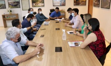 PREFEITO MARDEN JÚNIOR PARTICIPA DE REUNIÃO DO GABINETE DE OPERAÇÕES DE EMERGÊNCIA E TRATA SOBRE REALIZAÇÃO DA TRADICIONAL ROMARIA EM LOUVOR AO DIVINO PAI ETERNO 2022, EM TRINDADE