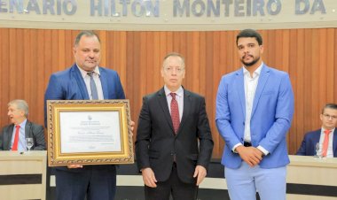 MARDEN JÚNIOR PARTICIPA DE ENTREGA DE TÍTULO DE CIDADÃO TRINDADENSE AO PRESIDENTE DO TJ-GO