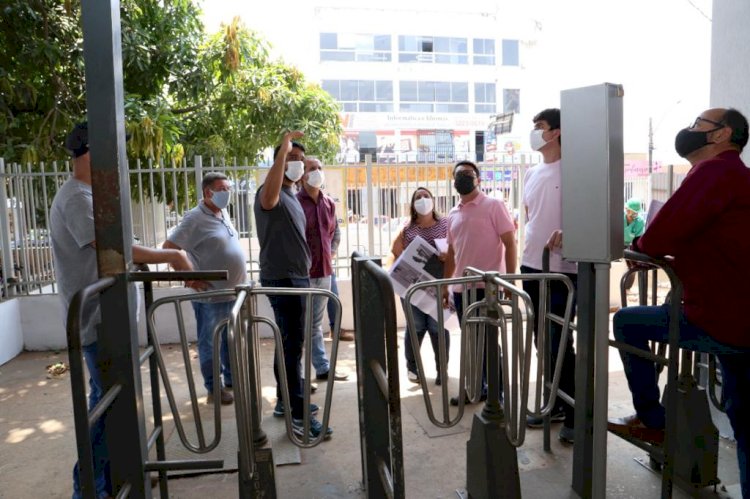 MARDEN JÚNIOR E GUSTAVO QUEIROZ VISTORIAM OBRAS DE REFORMA DO TERMINAL RODOVIÁRIO MUNICIPAL JAIME QUEIROZ