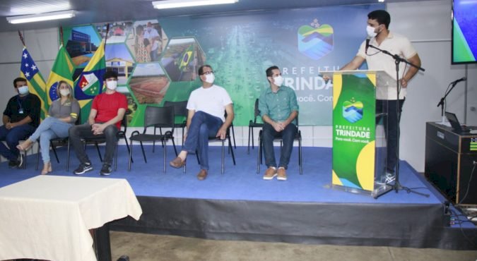 MARDEN JÚNIOR ASSINA TRÊS CONVÊNIOS PARA CURSOS SUPERIORES VOLTADOS PARA QUALIFICAÇÃO DE SERVIDORES