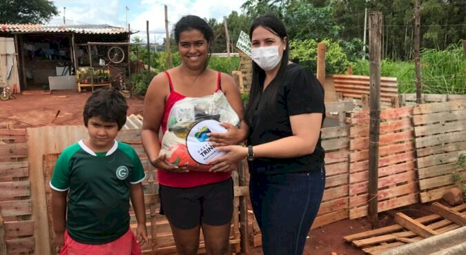 PREFEITURA ENCERRA ENTREGA DE CESTAS BÁSICAS DE 2021 NAS REGIÕES LESTE E CENTRAL DE TRINDADE