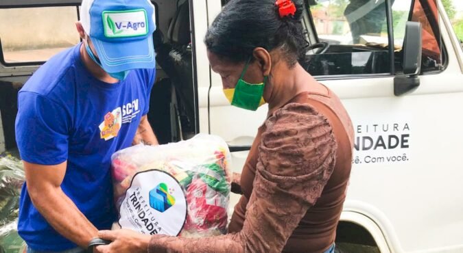 PREFEITURA DE TRINDADE BENEFICIA COM CESTAS BÁSICAS FAMÍLIAS ATENDIDAS NO CENTRO DE REFERÊNCIA DE ASSISTÊNCIA SOCIAL LAGUNA PARK