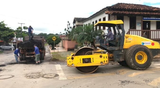 PREFEITURA DE TRINDADE AMPLIA EQUIPES DA OPERAÇÃO TAPA-BURACOS