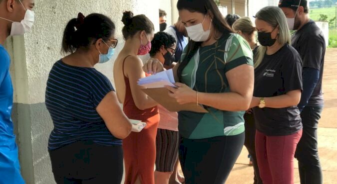 GABRIELA ALVES REALIZA AÇÃO SOCIAL COM ENTREGA DE CESTAS DE ALIMENTOS PARA FAMÍLIAS NECESSITADAS NA REGIÃO LESTE DE TRINDADE