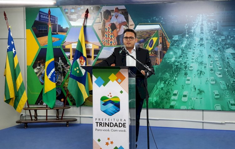 COLÓQUIO DO SECRETÁRIO DE INDÚSTRIA, COMÉRCIO E SERVIÇOS DE TRINDADE, GUSTAVO QUEIRÓZ REÚNE REPRESENTANTES DE SEIS CIDADES DO SUL DE GOIÁS. NO EVENTO, GUSTAVO QUEIRÓZ APRESENTA SUA EXPERIÊNCIA À FRENTE DA PASTA