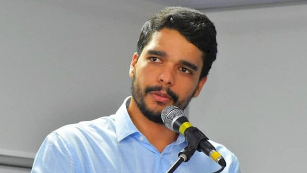 PREFEITO MARDEN JÚNIOR PREPARA FRENTES DE TRABALHOS PARA ATUAREM NOS 122 SETORES DE TRINDADE, COM SERVIÇOS DE TAPA-BURACOS, REPOSIÇÃO DE LÂMPADAS NA ILUMINAÇÃO PÚBLICA, ENTRE OUTROS