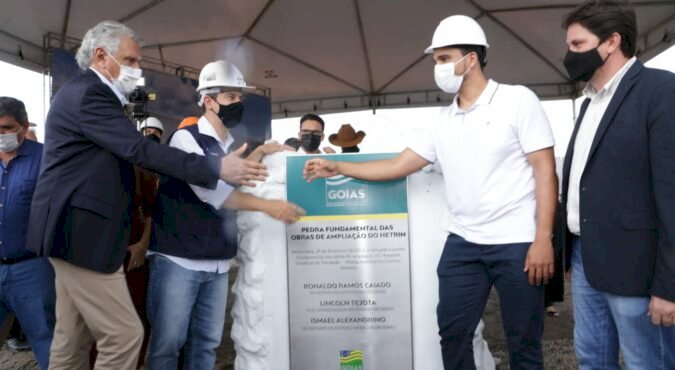 EM TRINDADE, PREFEITO MARDEN JÚNIOR TEM DEMANDAS ATENDIDAS PELO GOVERNADOR RONALDO CAIADO, QUE LIBERA R$ 15 MILHÕES PARA CONSTRUÇÃO DO VIADUTO DO PORTAL DA FÉ