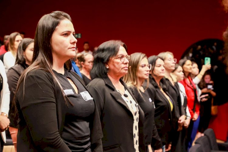 TRINDADE PARTICIPA DE LANÇAMENTO DE FRENTE PARLAMENTAR EM DEFESA DAS MULHERES VÍTIMAS DE VIOLÊNCIA, EM BRASÍLIA