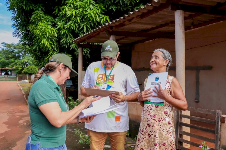 PREFEITURA DE TRINDADE ENTREGA 48 ESCRITURAS A MORADORES DO DISTRITO CEDRO